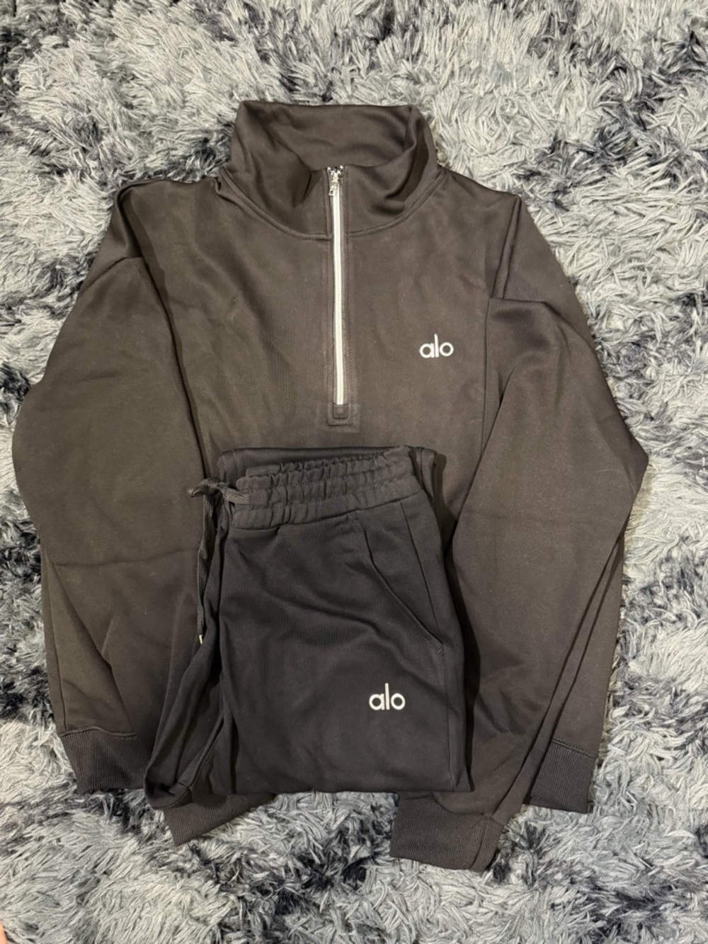 ALO Yoga Men’s Black Half-Zip Sweatshirt